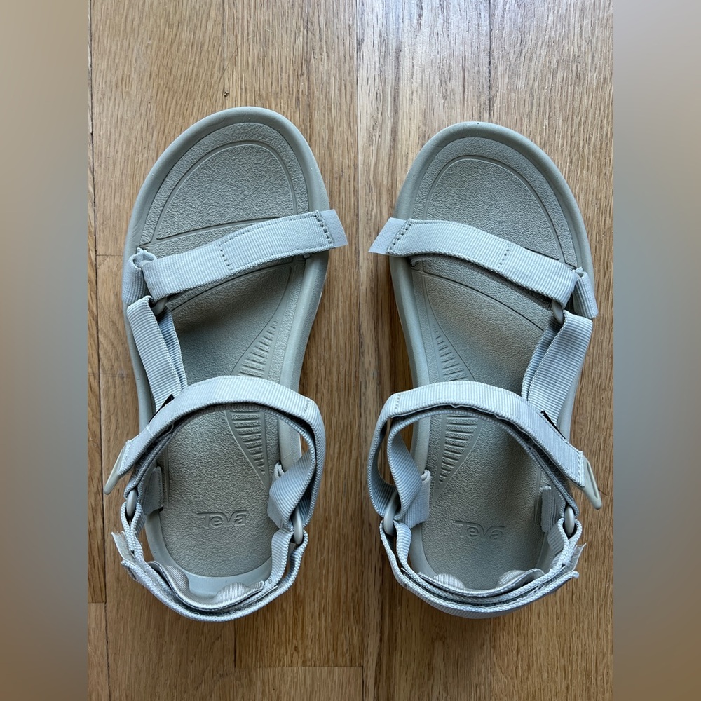 Teva Women’s Hurricane XLT2 Ampsole Sandals, Size 9, Light Sage Green